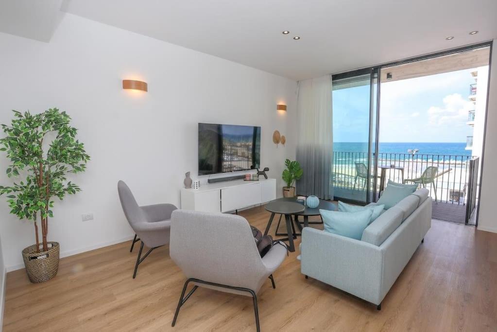 Luxury 2bd 214